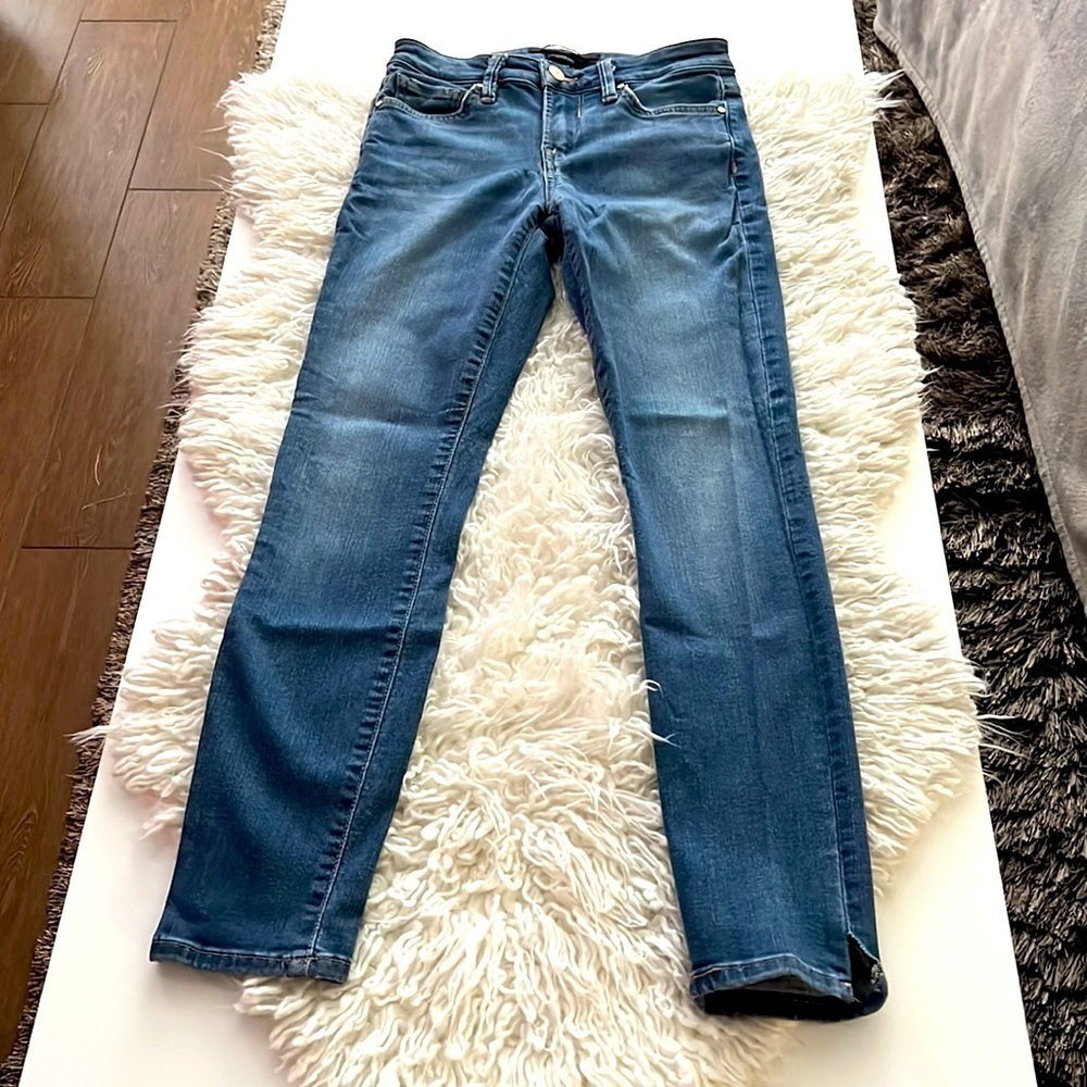 Bebe mid-rise Skinny Jeans. Fall & Back 2 School Ready!